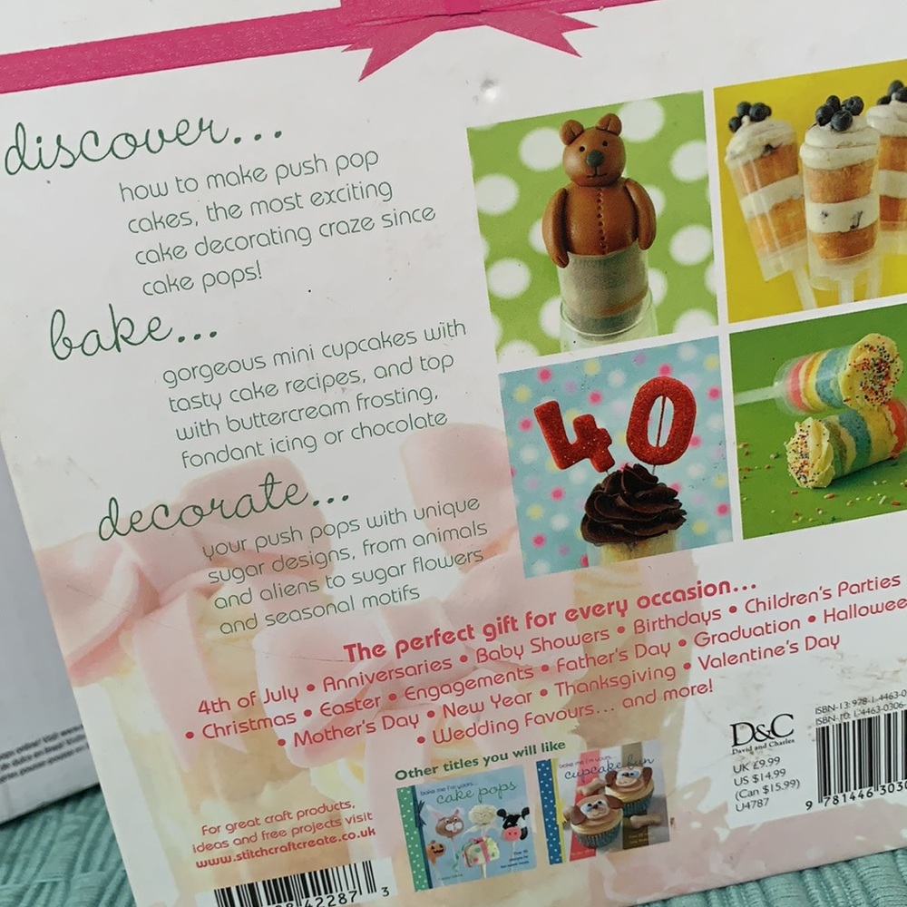 WILTON Bundle dessert cake kit & Recipe Book 2 piece set - Picture 5 of 10